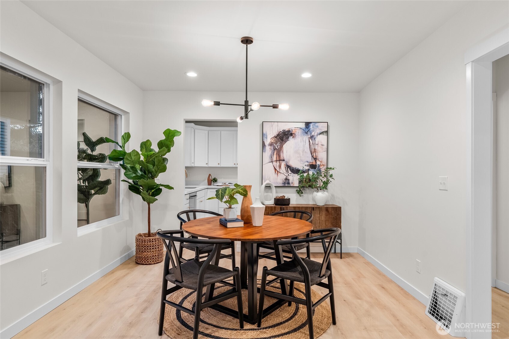 610 W Halladay Street