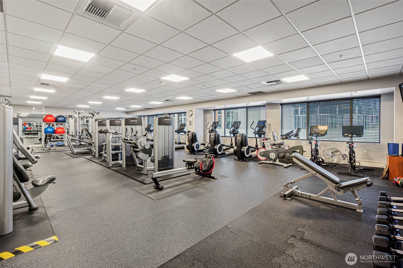 900 Lenora Street Unit: 804