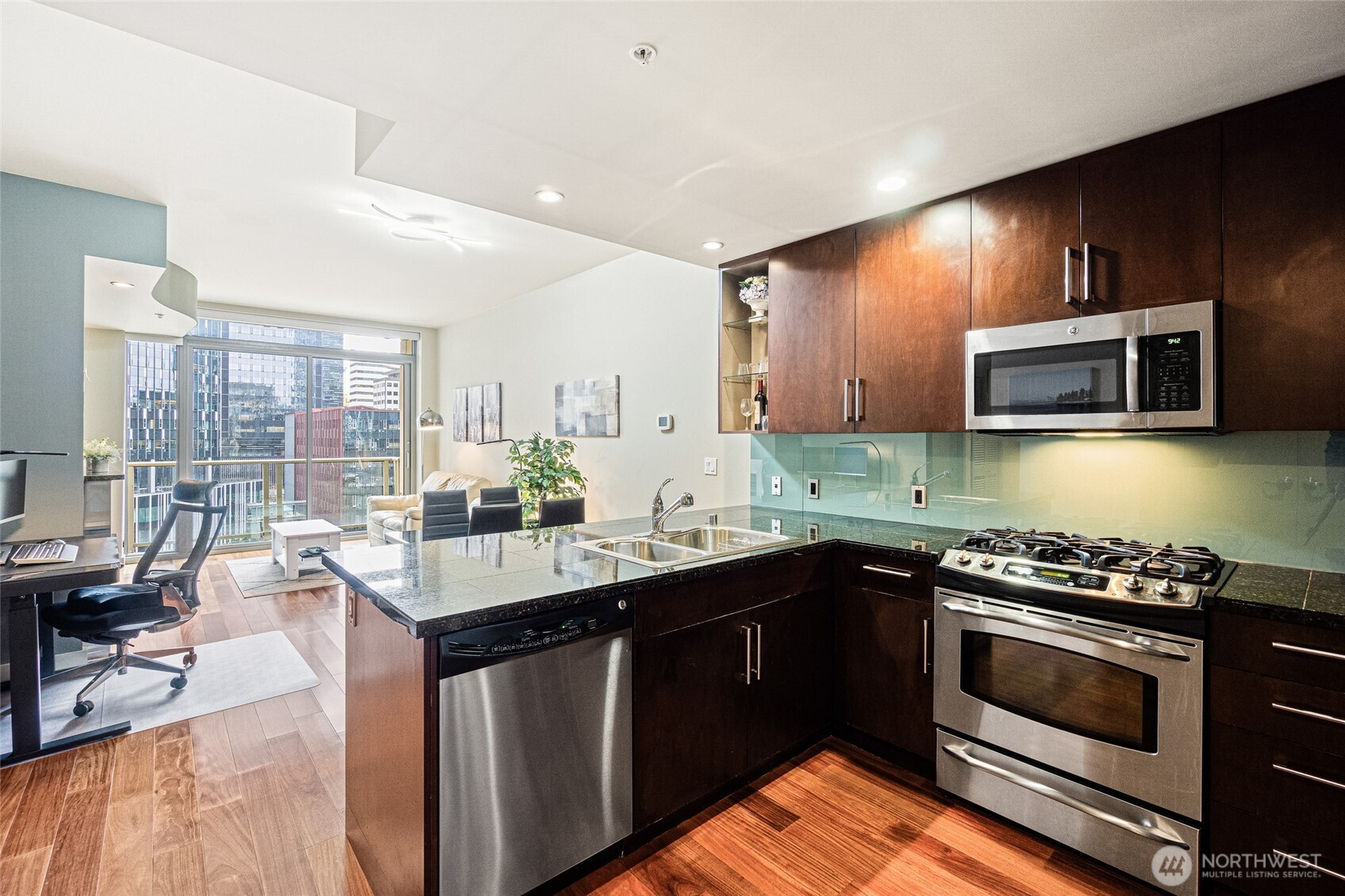 900 Lenora Street Unit: 804