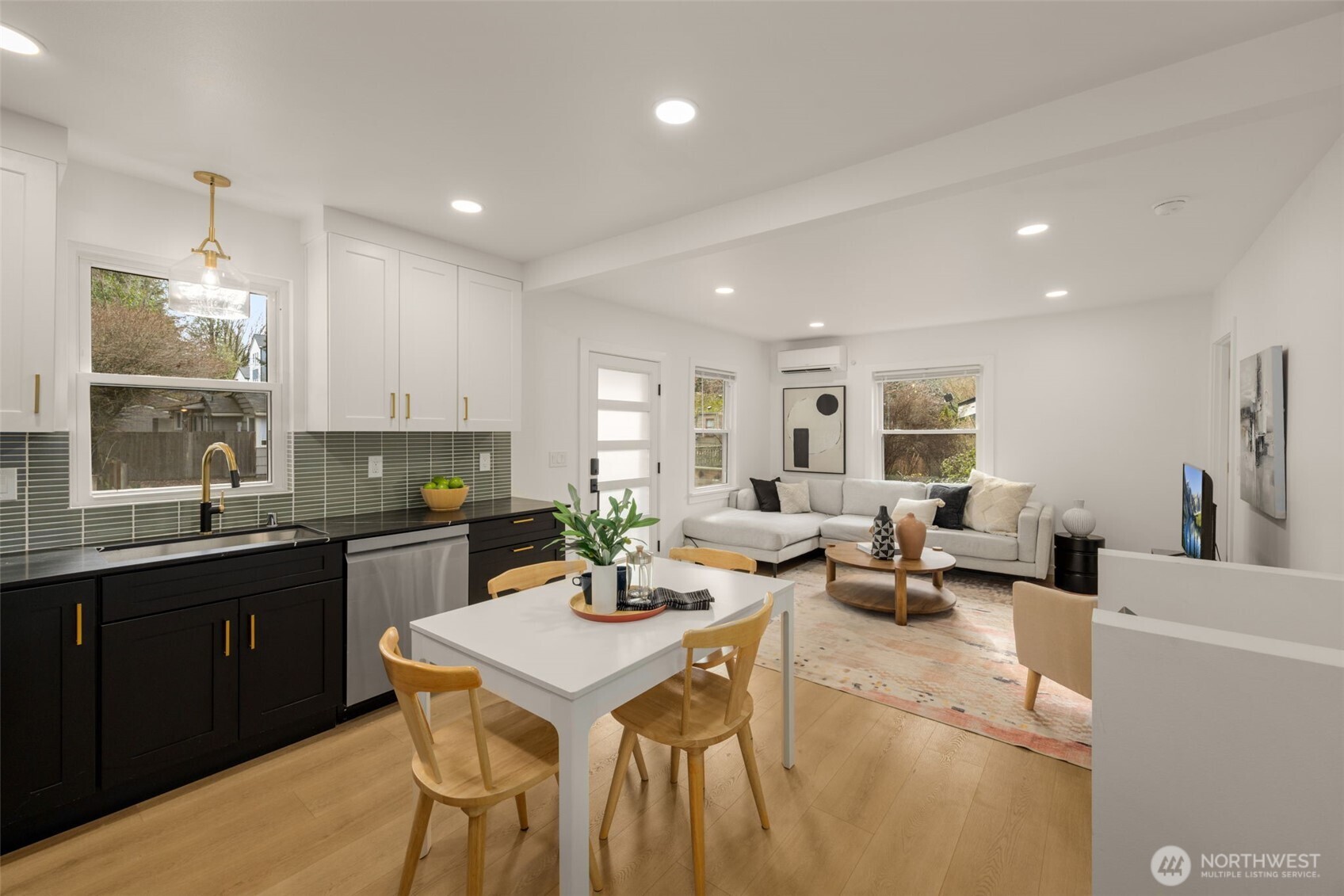 14321 Interlake Avenue N Unit: A