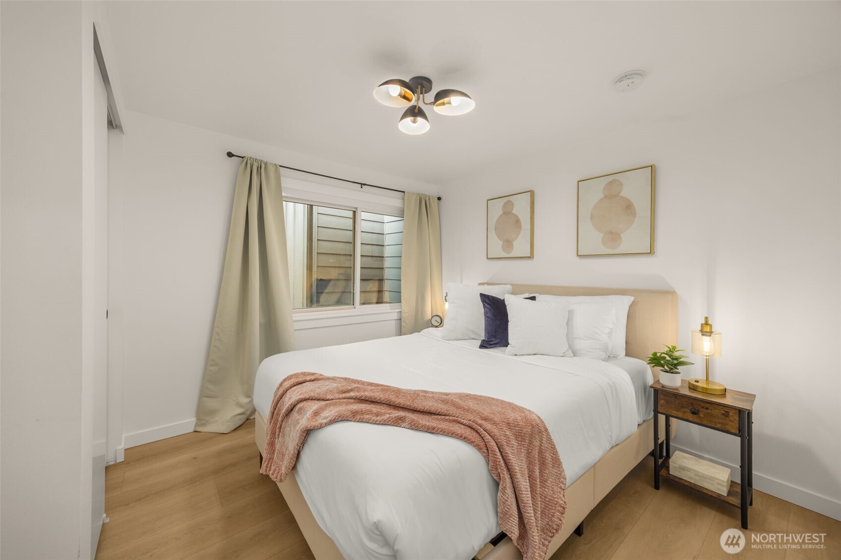 14321 Interlake Avenue N Unit: A