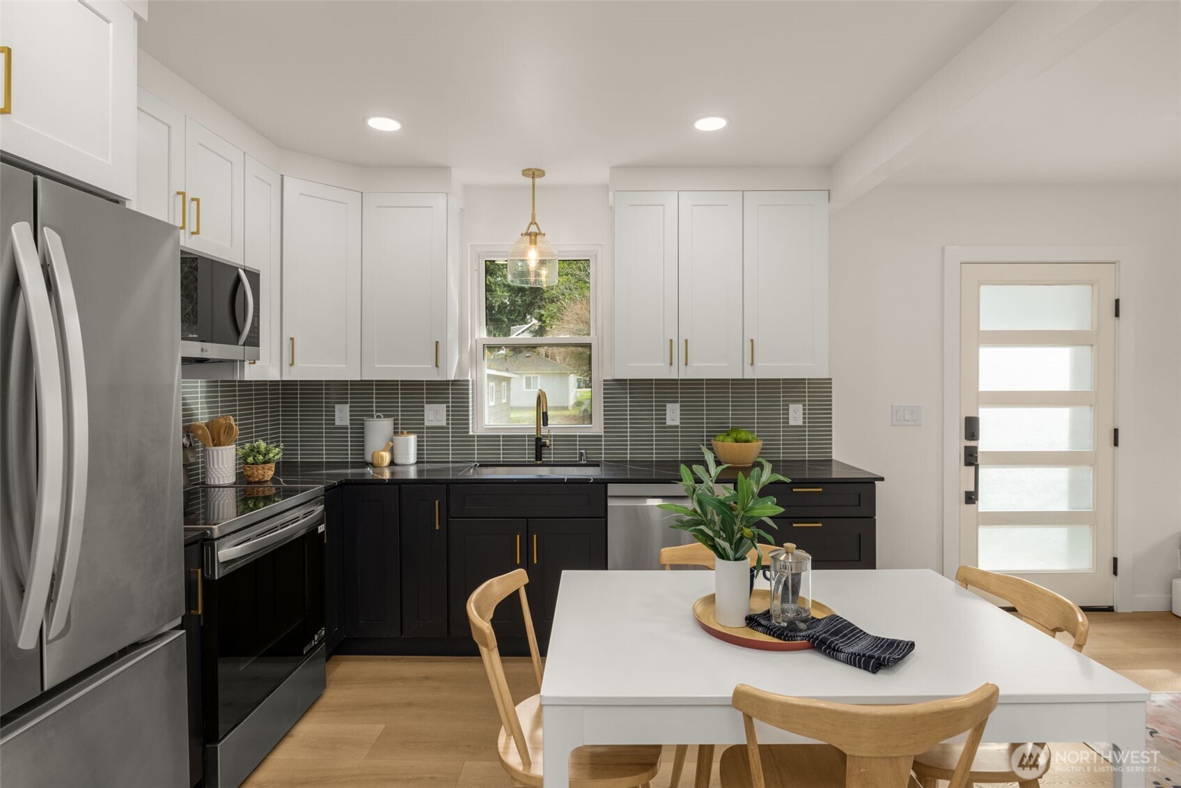 14321 Interlake Avenue N Unit: A