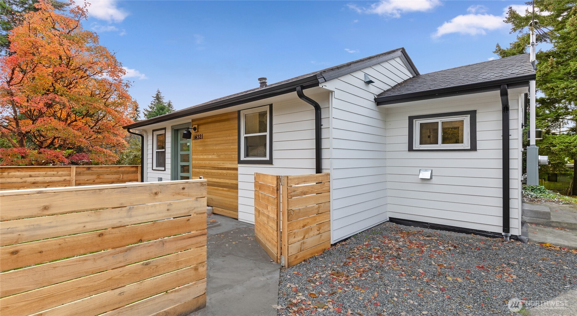 14321 Interlake Avenue N Unit: A