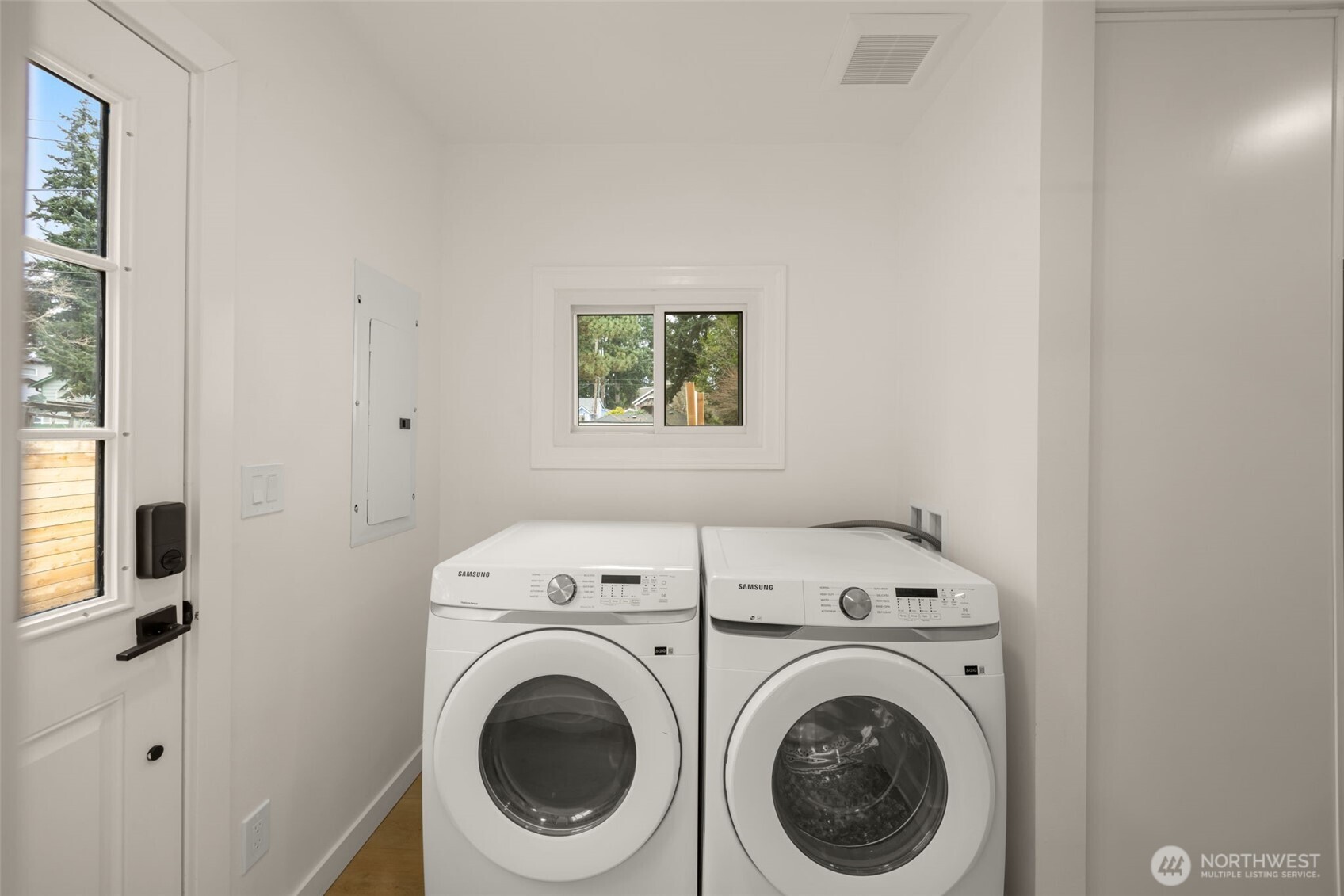 14321 Interlake Avenue N Unit: A