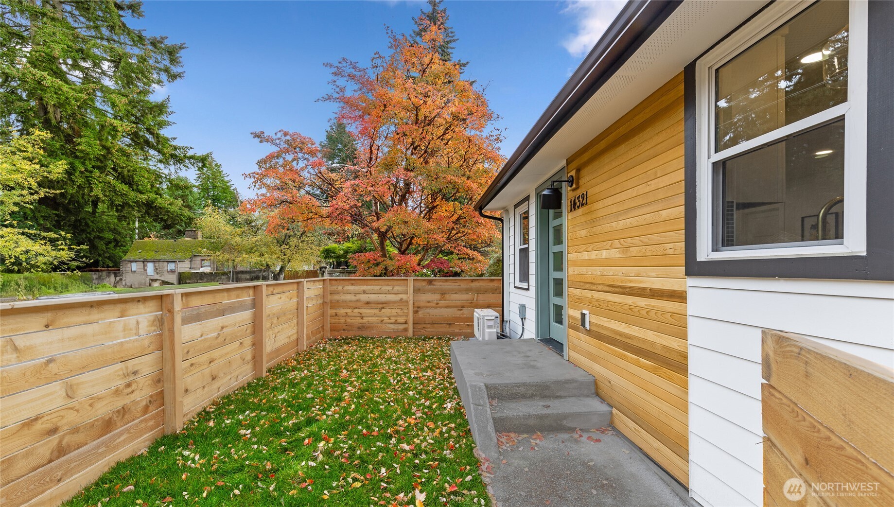 14321 Interlake Avenue N Unit: A