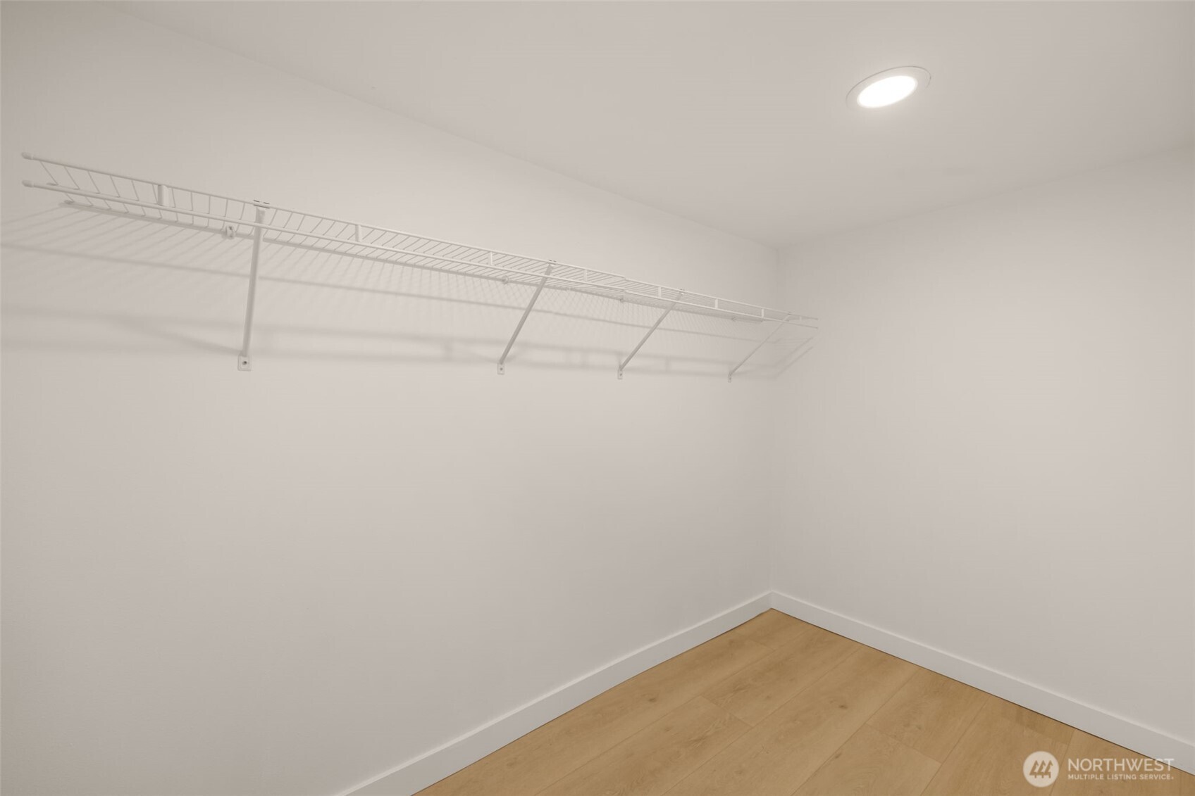 14321 Interlake Avenue N Unit: A