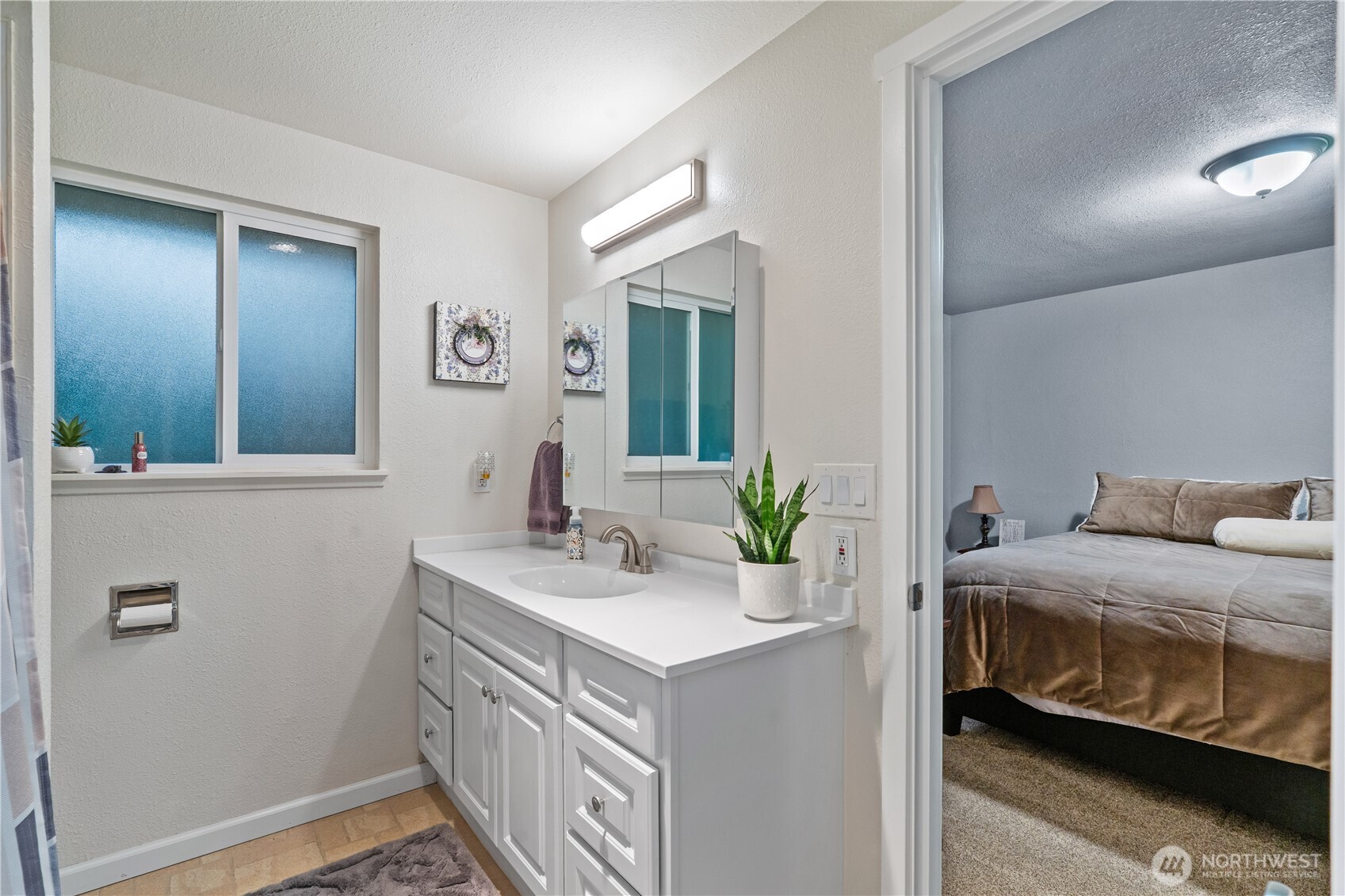10221 -10223 146th Street E Unit: 10221