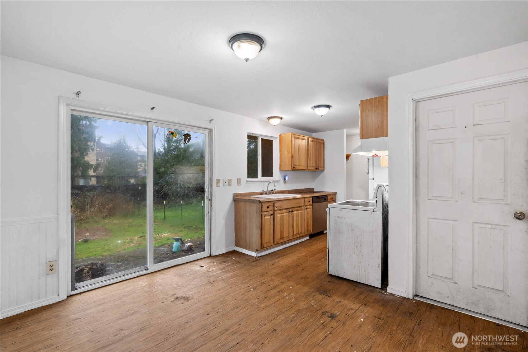 10221 -10223 146th Street E Unit: 10221