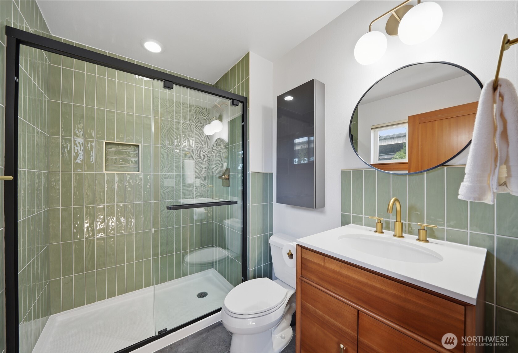 4037 7th Avenue NE Unit: A