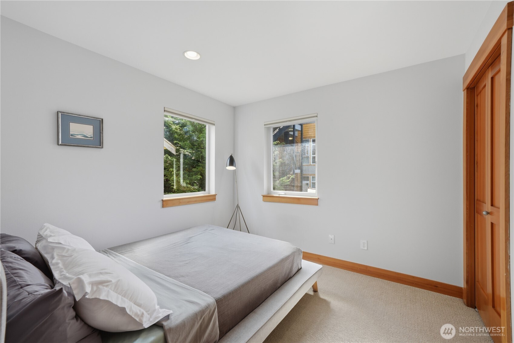 4037 7th Avenue NE Unit: A