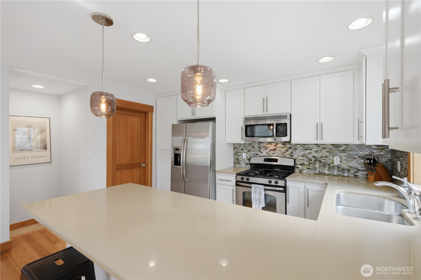 4037 7th Avenue NE Unit: A