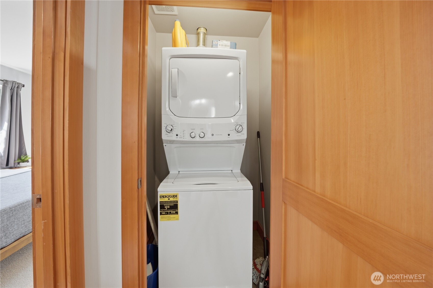 4037 7th Avenue NE Unit: A