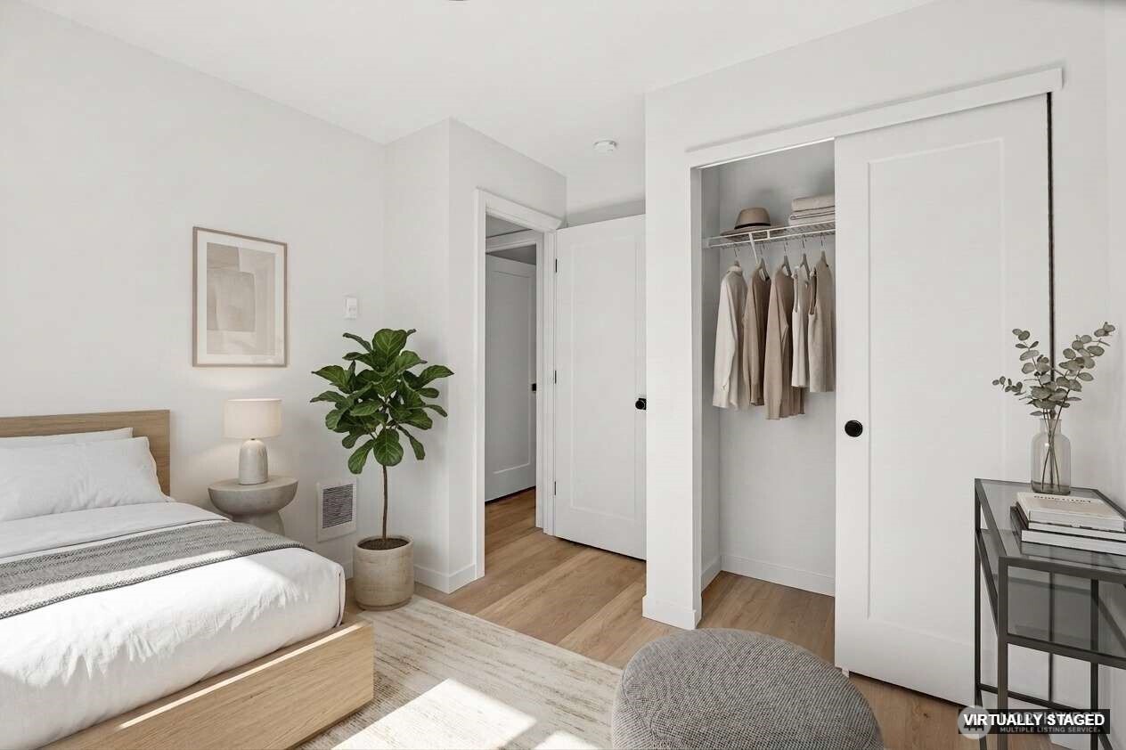 14321 Interlake Avenue N Unit: B