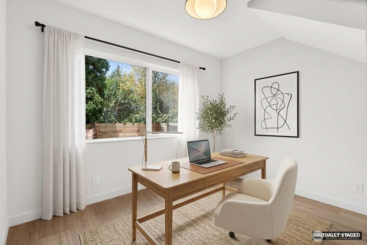 14321 Interlake Avenue N Unit: B