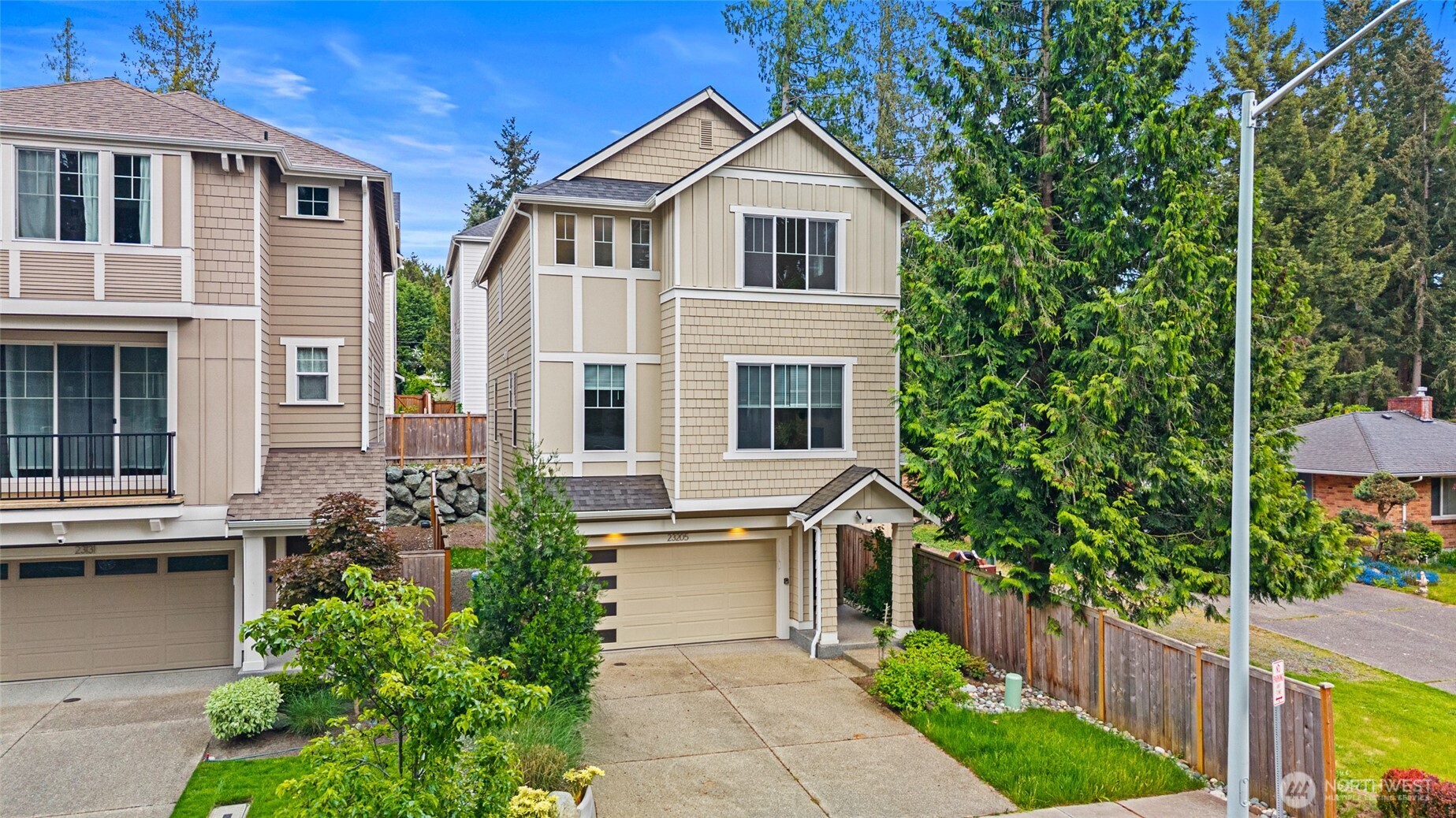 23205 89th Avenue W Unit: 8