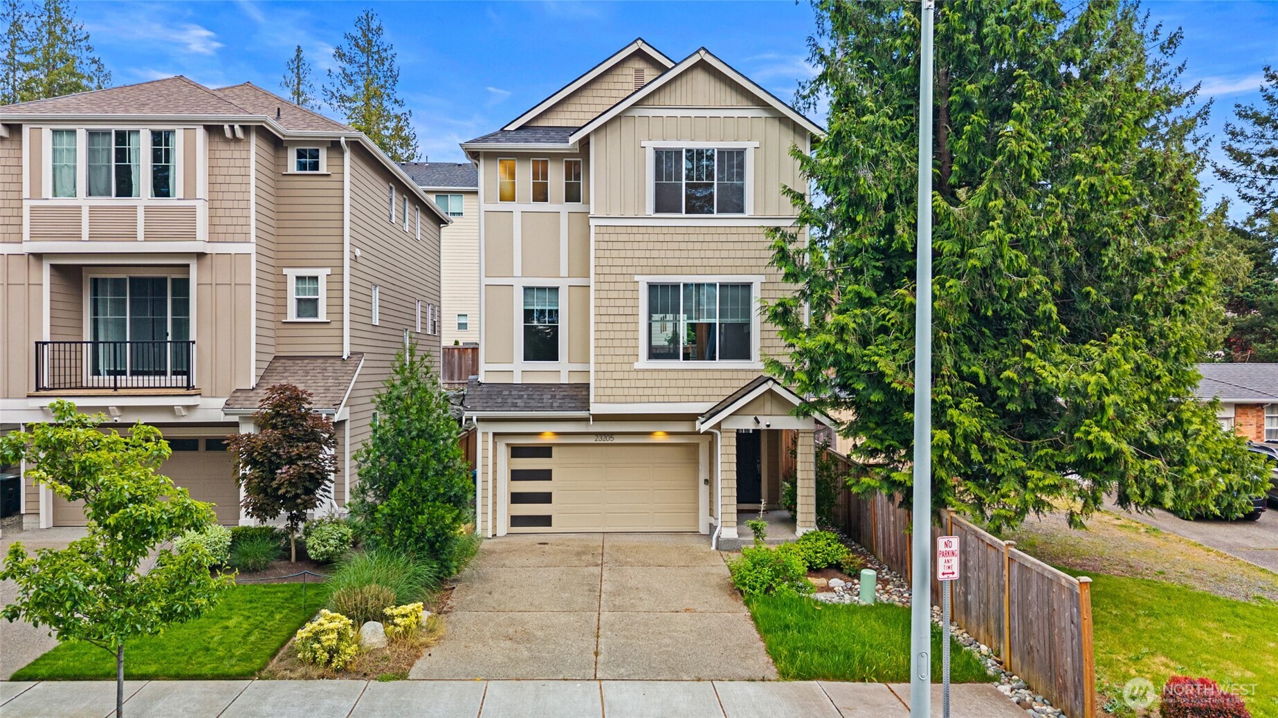 23205 89th Avenue W Unit: 8