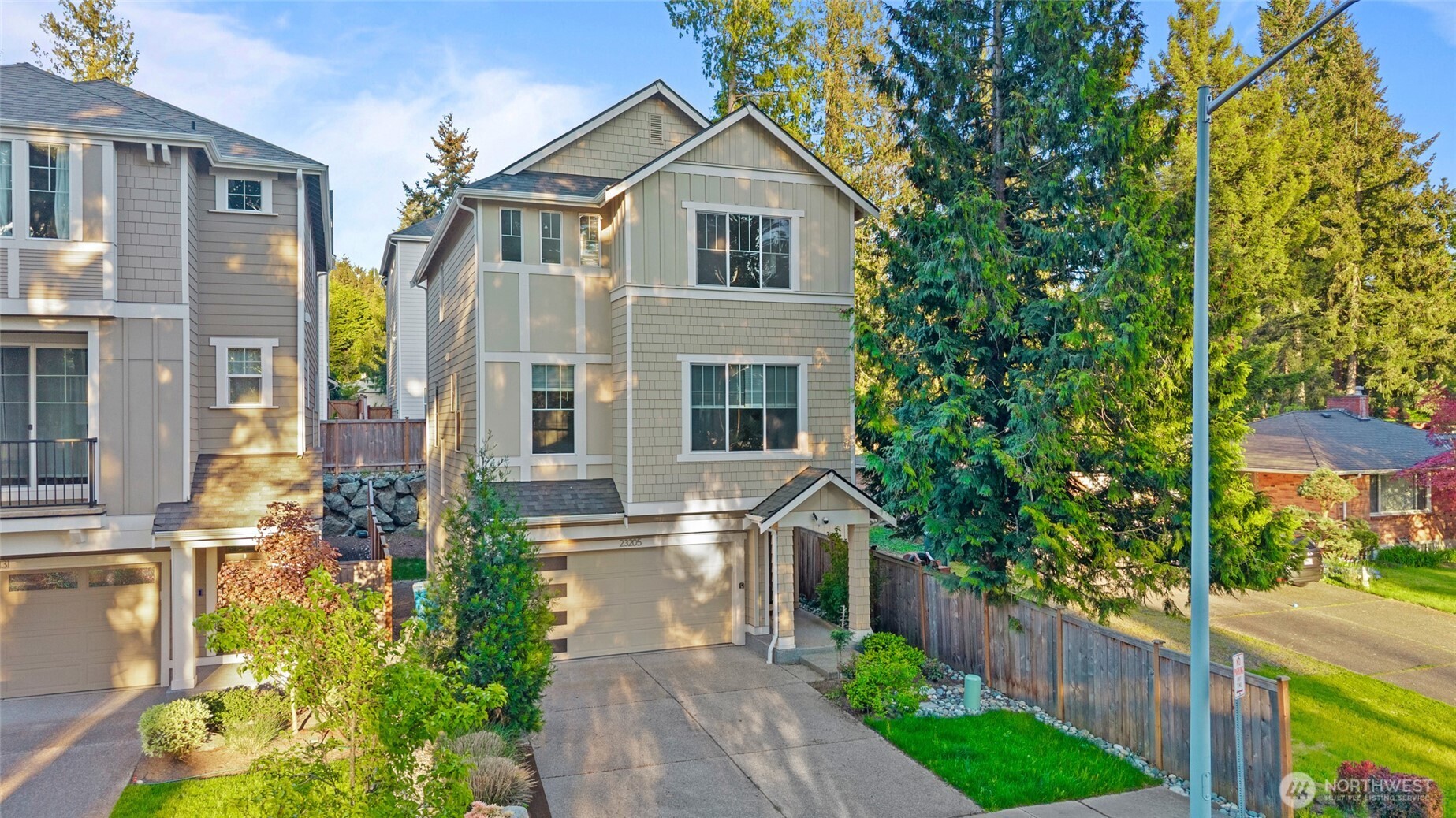 23205 89th Avenue W Unit: 8