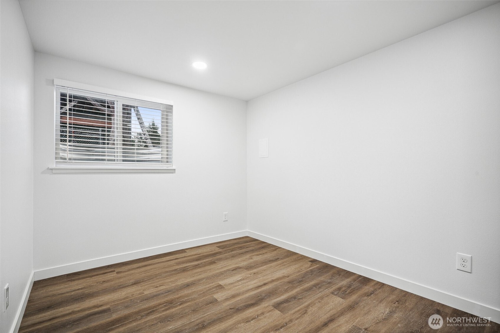 4424 S Holly Street