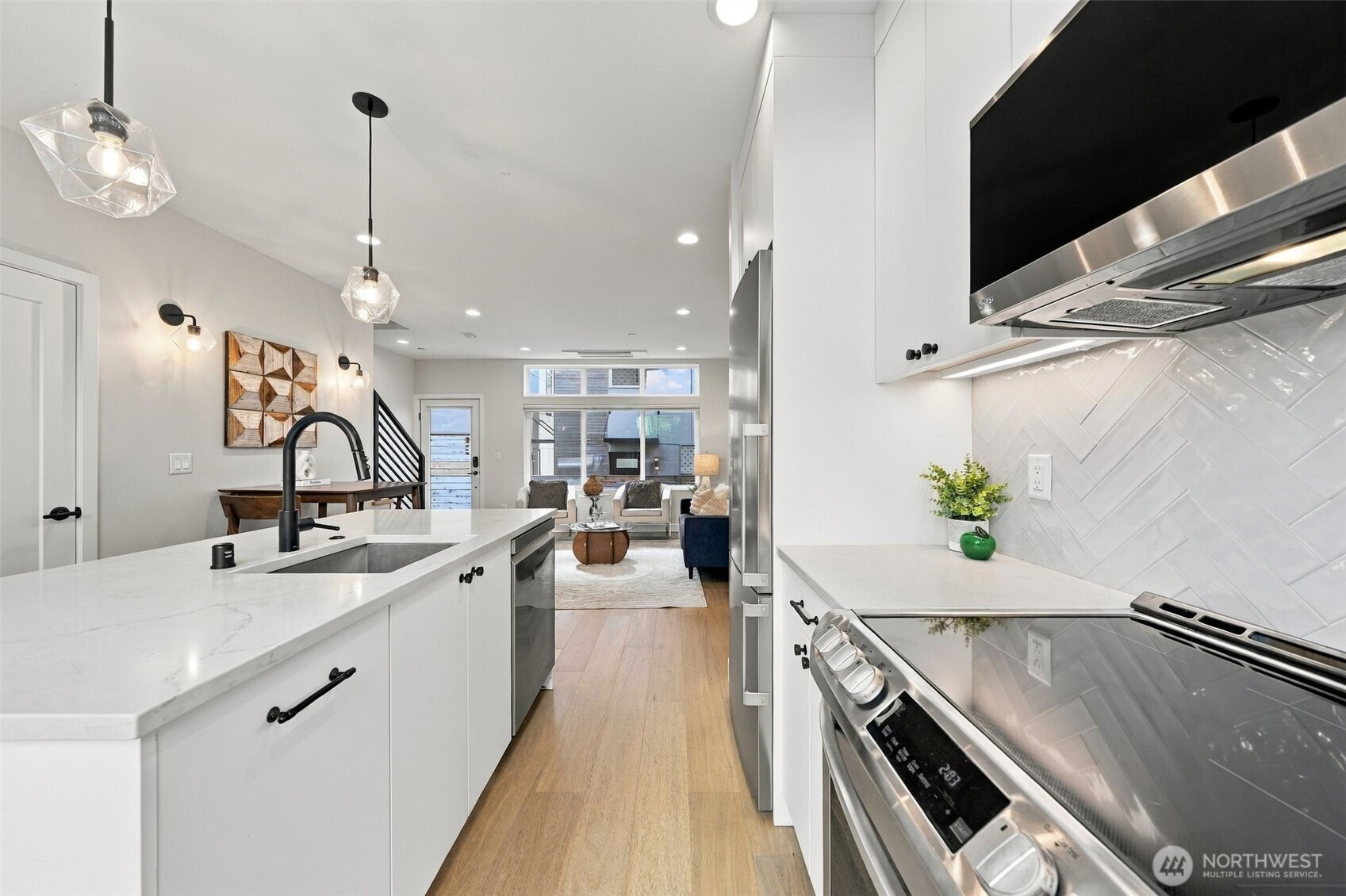 6016 California Avenue SW Unit: D