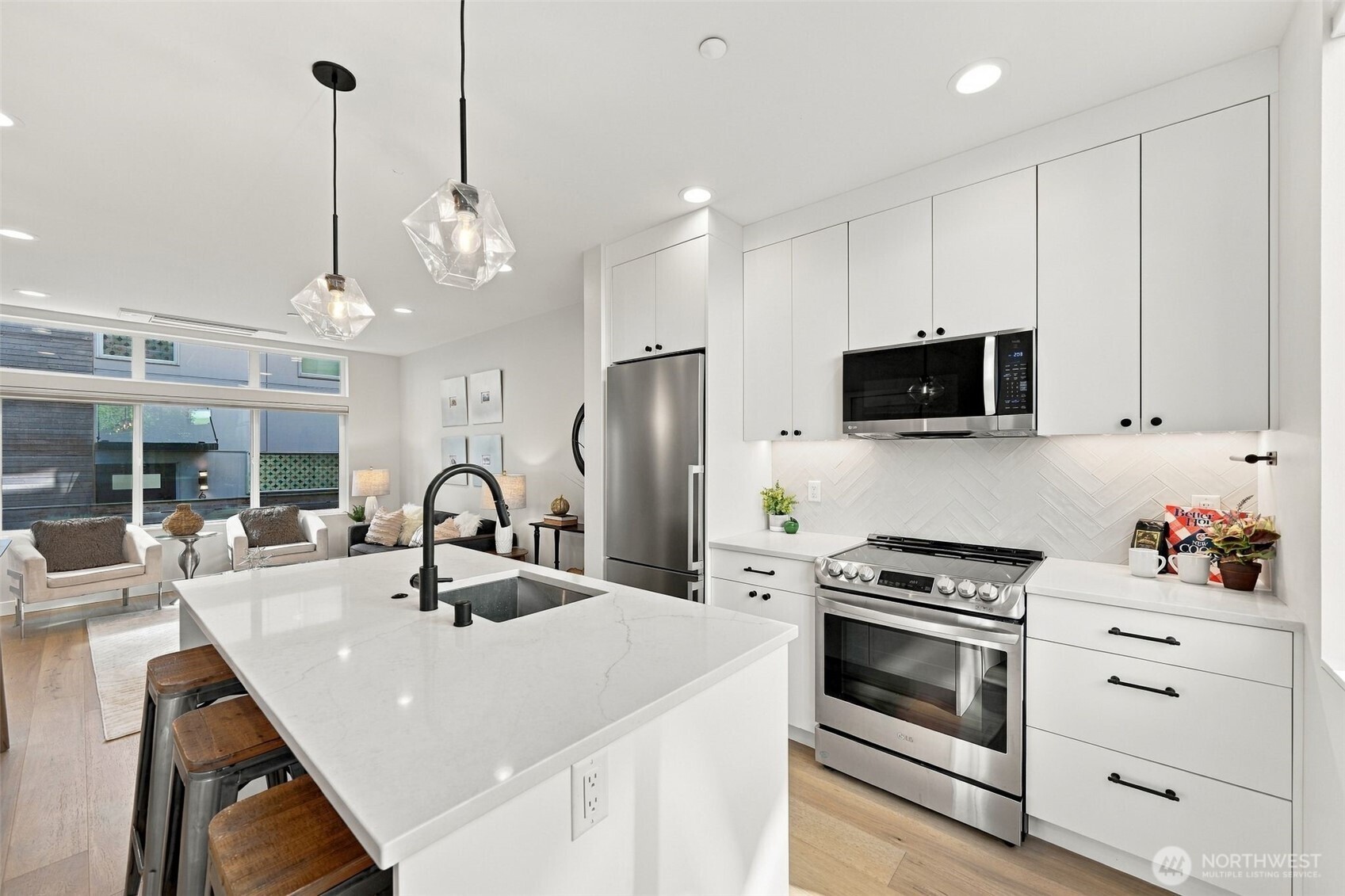 6016 California Avenue SW Unit: D