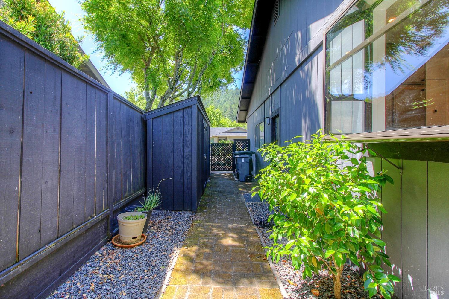 6353 Stone Bridge Rd