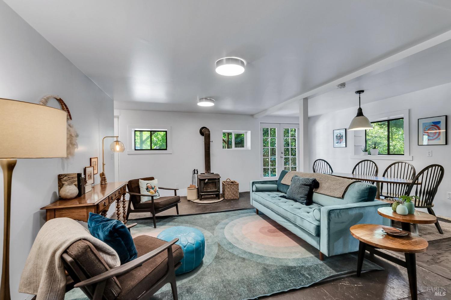 146 Redwood Ave