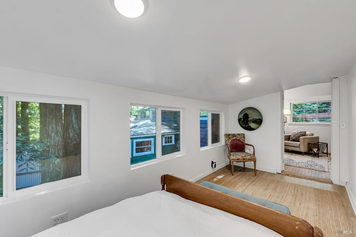 146 Redwood Ave
