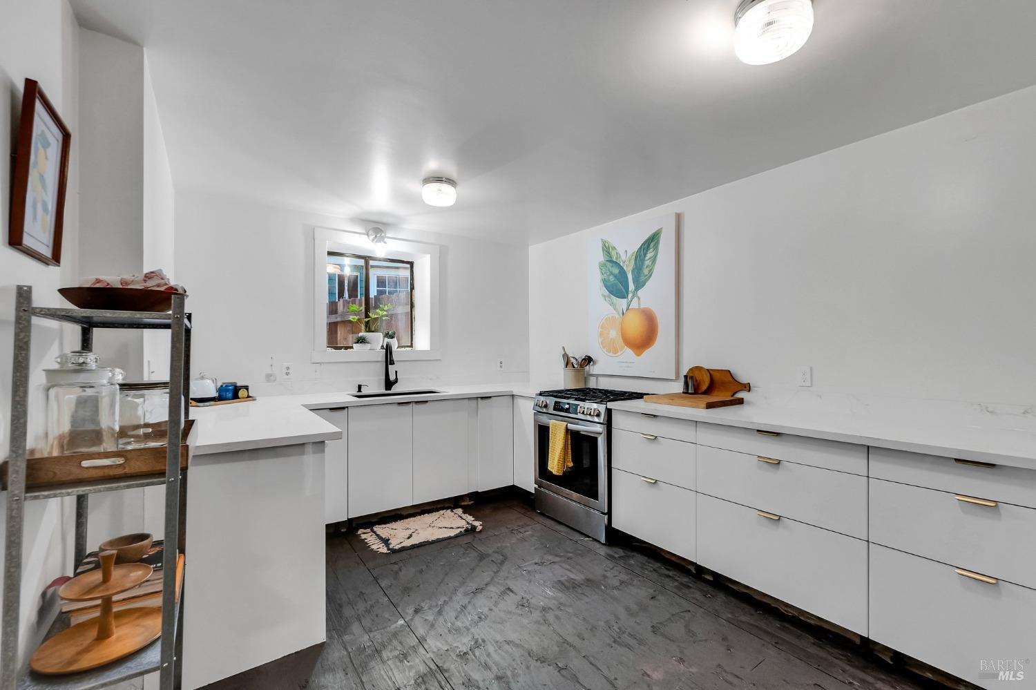 146 Redwood Ave
