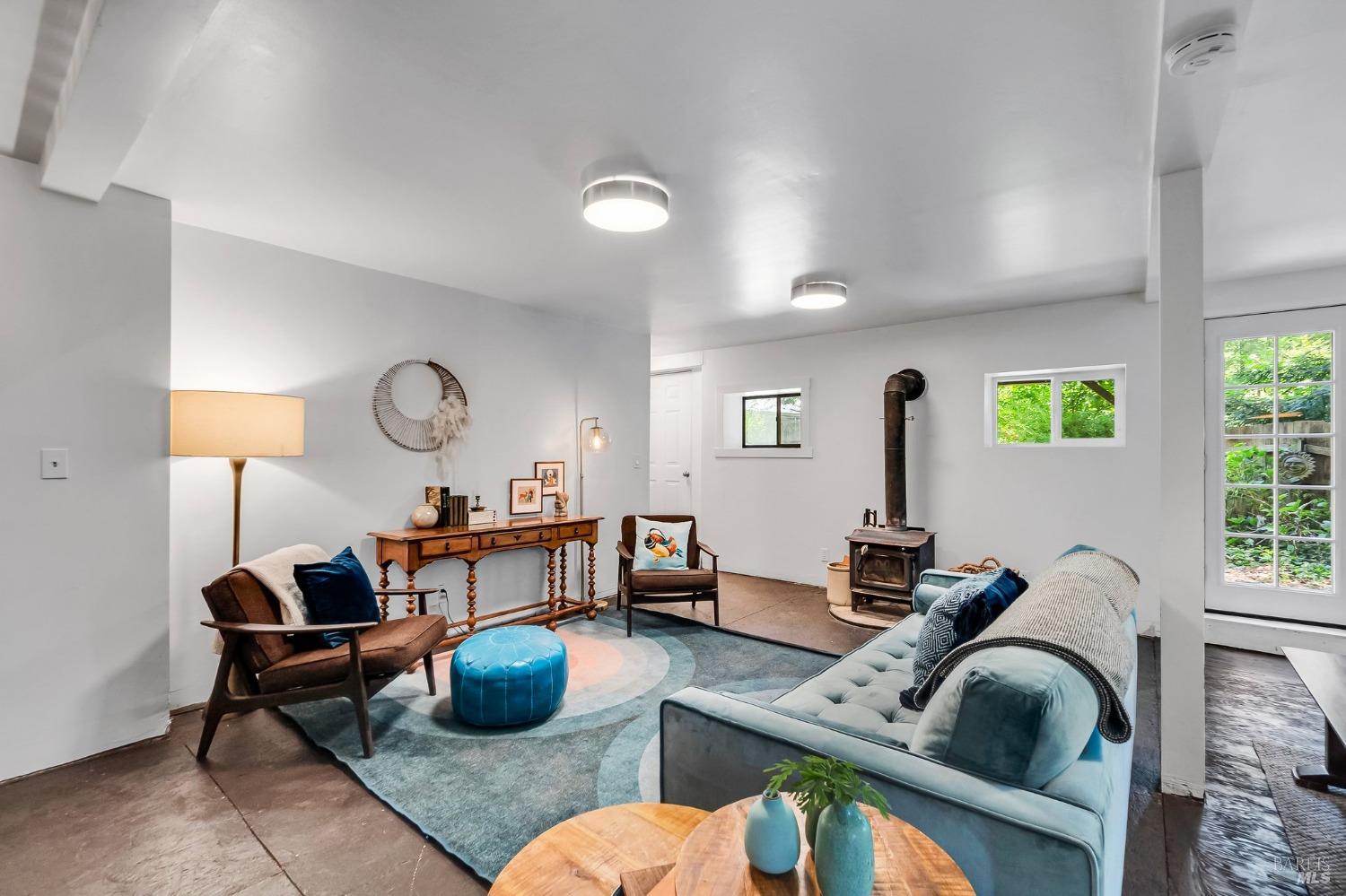 146 Redwood Ave