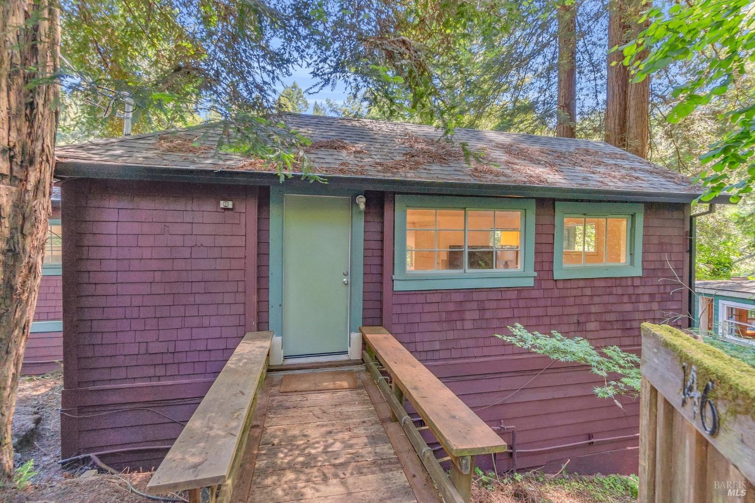 146 Redwood Ave