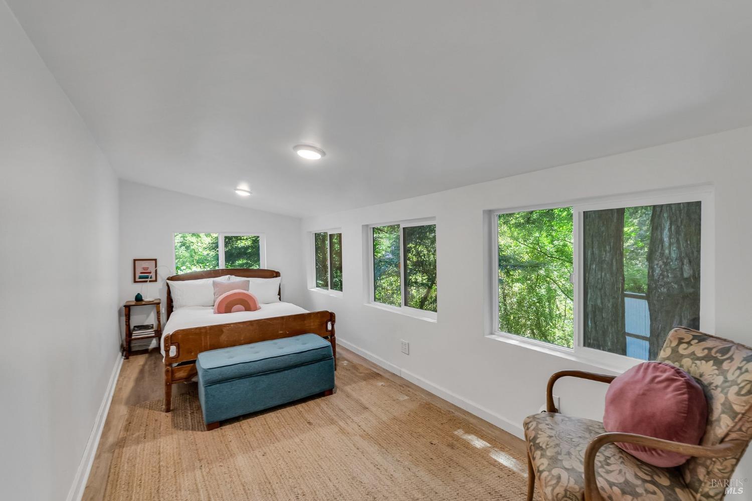 146 Redwood Ave