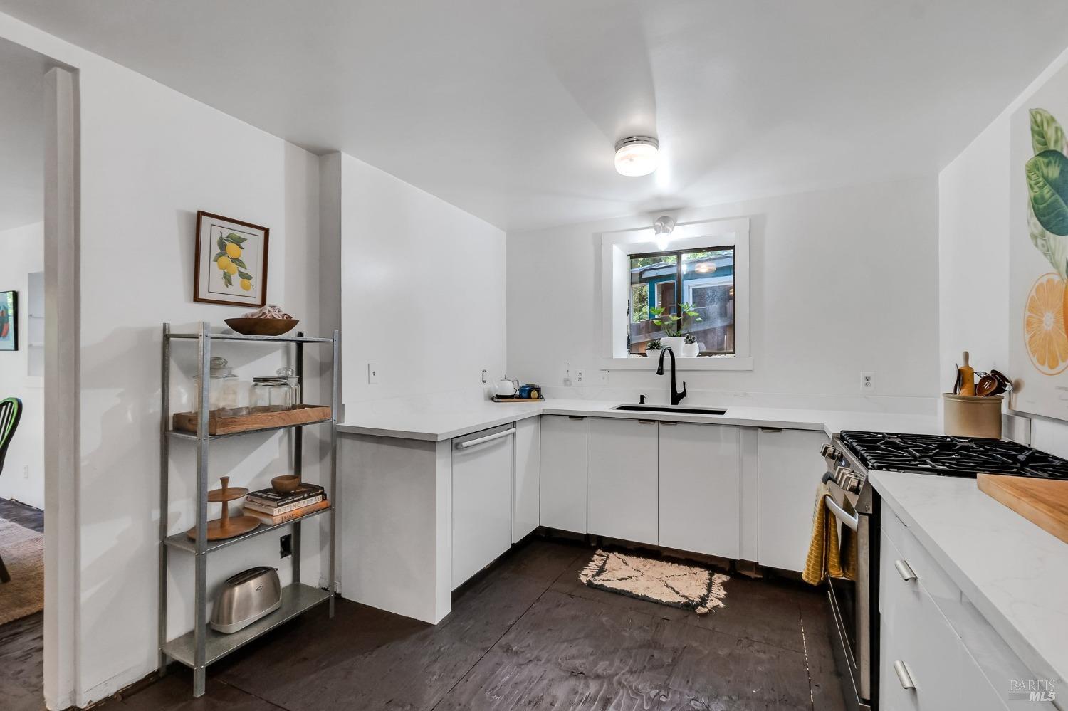 146 Redwood Ave