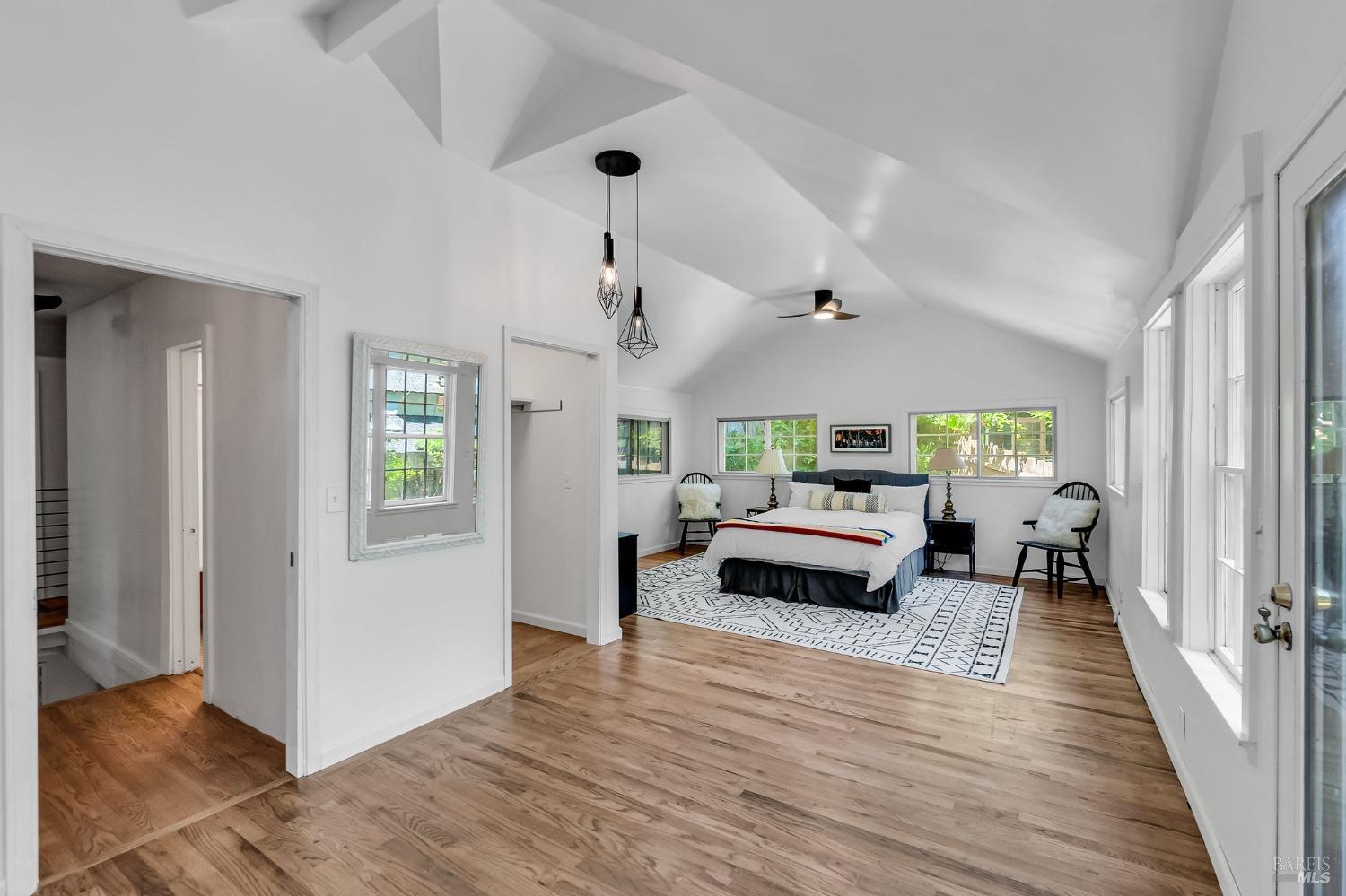 146 Redwood Ave