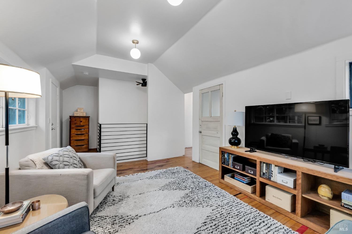 146 Redwood Ave
