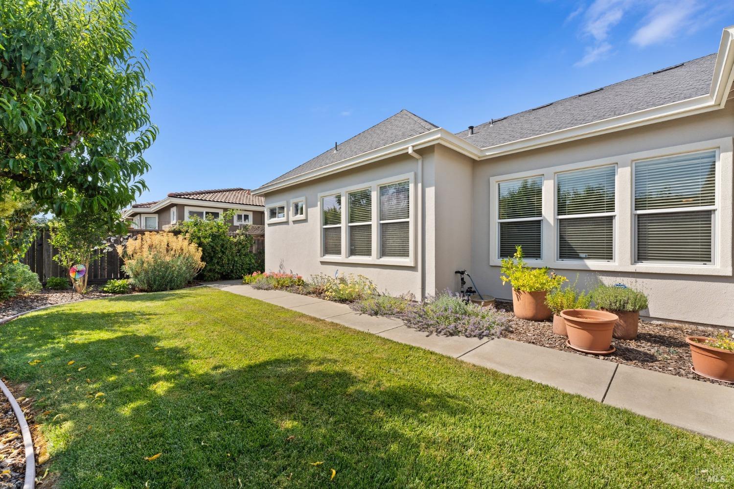 7563 Ferroggiaro Way