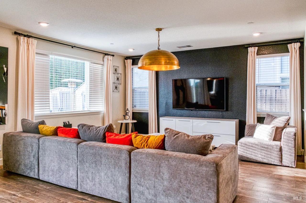 5041 Ellis Godfrey Dr