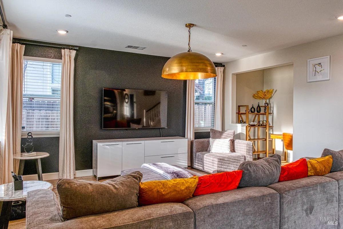 5041 Ellis Godfrey Dr