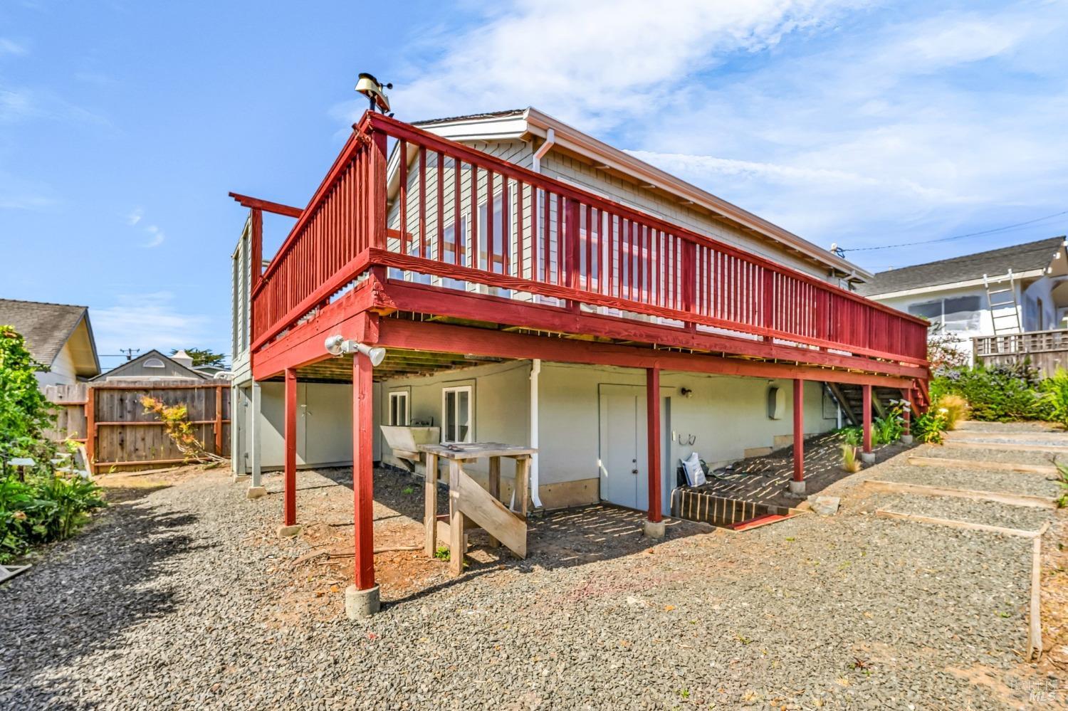 320 Taylor St