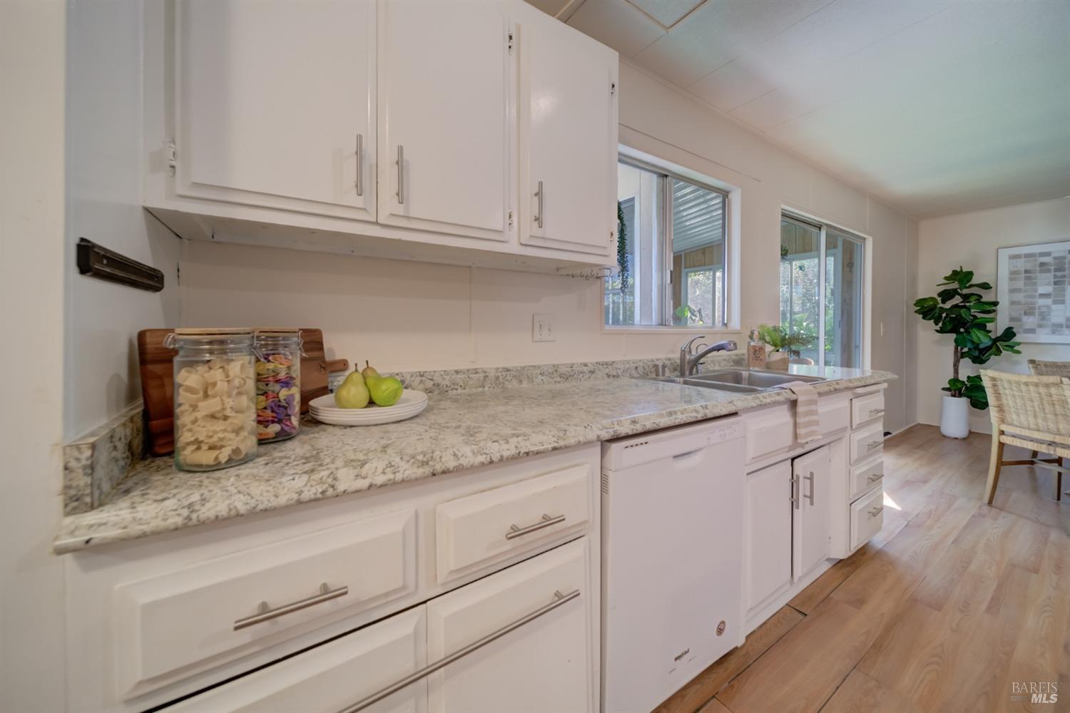 6468 Washington St #122