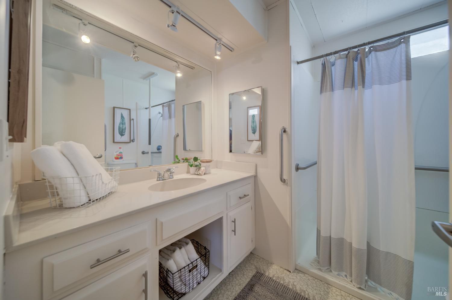 6468 Washington St #122