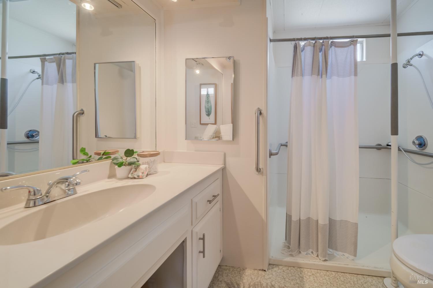 6468 Washington St #122