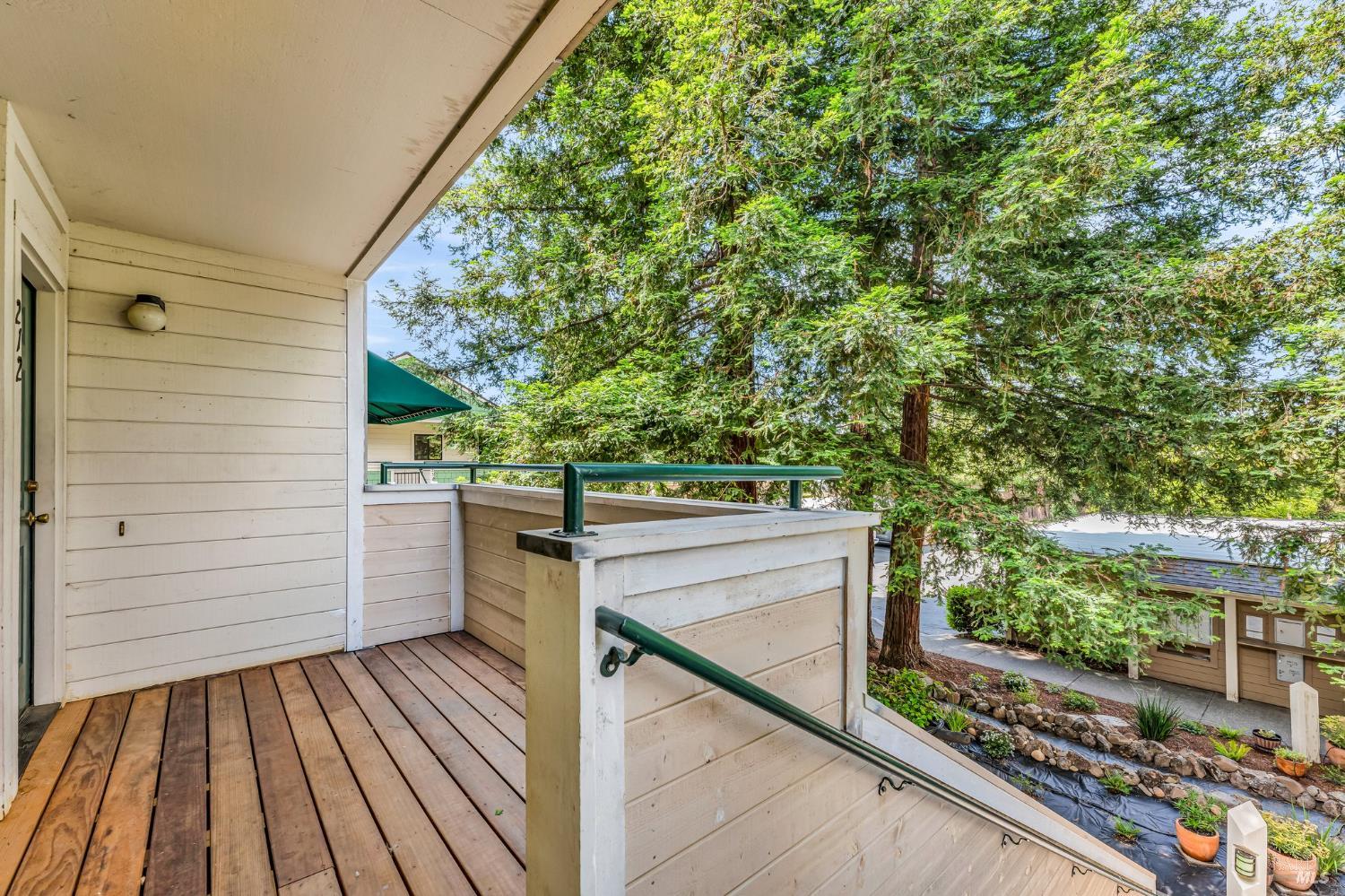 901 Russell Ave #212