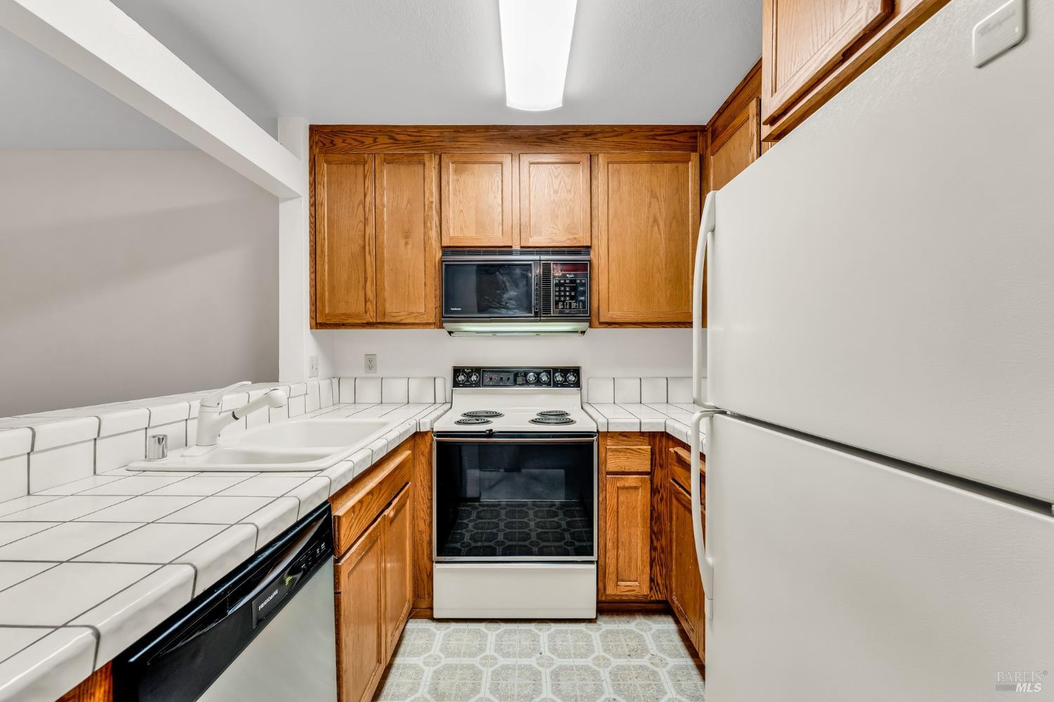 901 Russell Ave #212