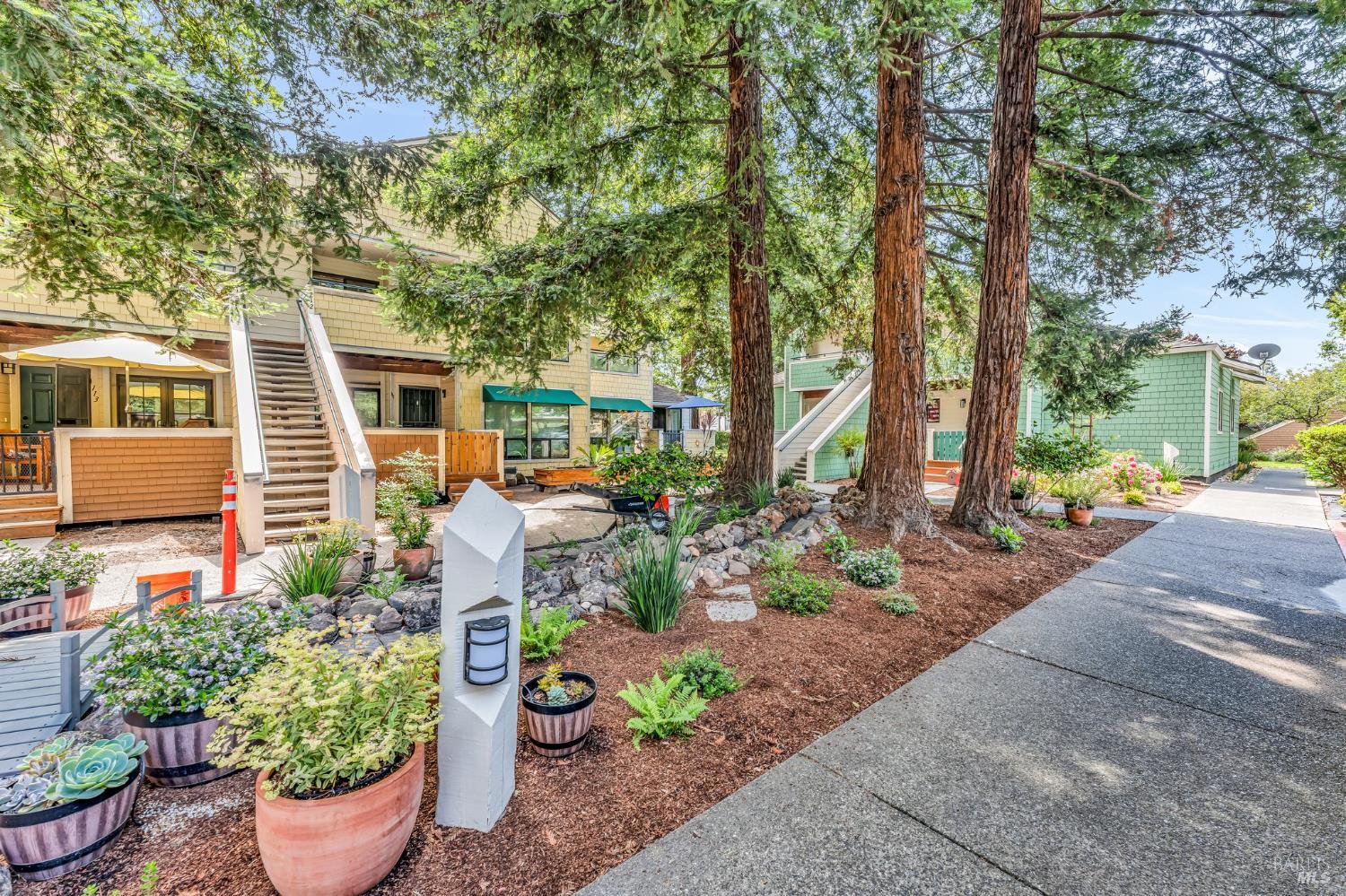 901 Russell Ave #212