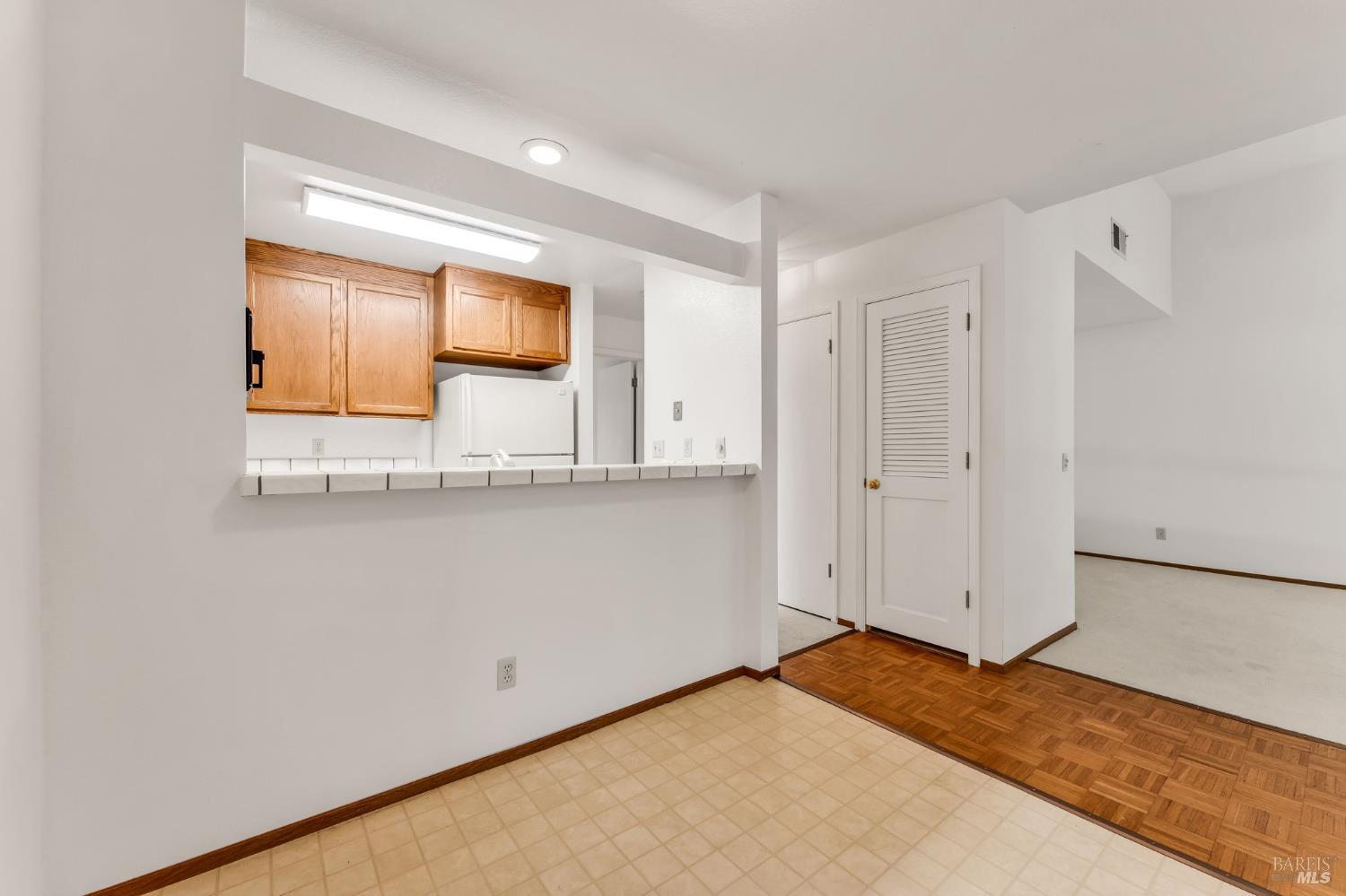 901 Russell Ave #212