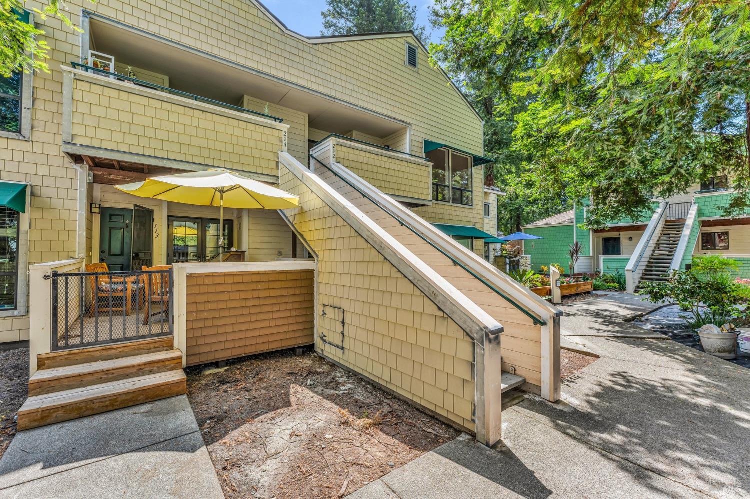 901 Russell Ave #212