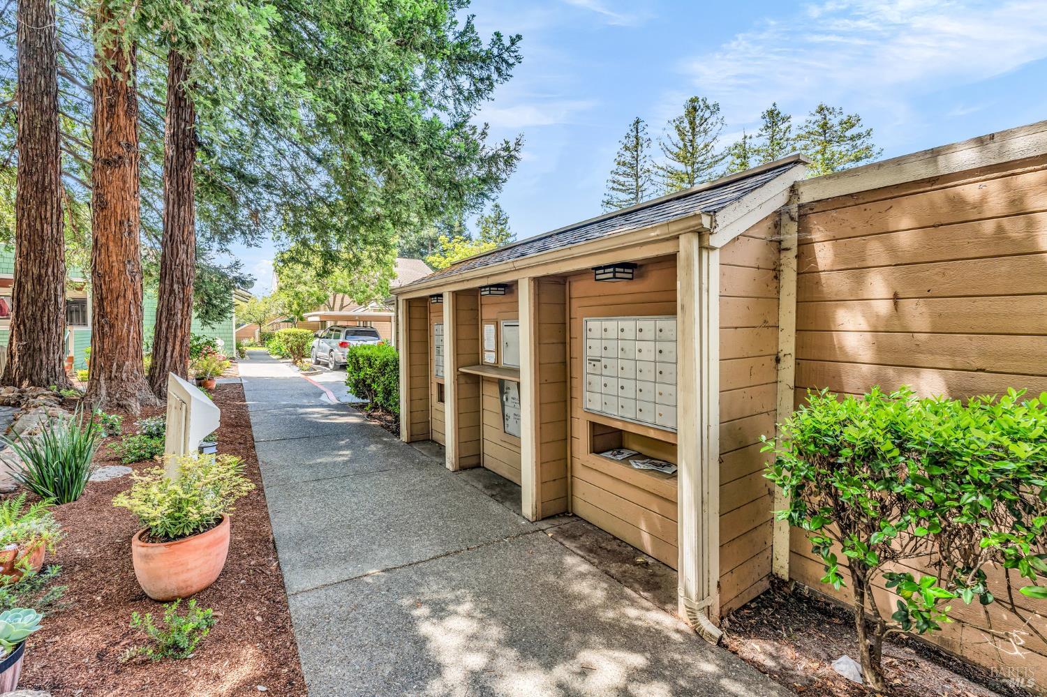 901 Russell Ave #212