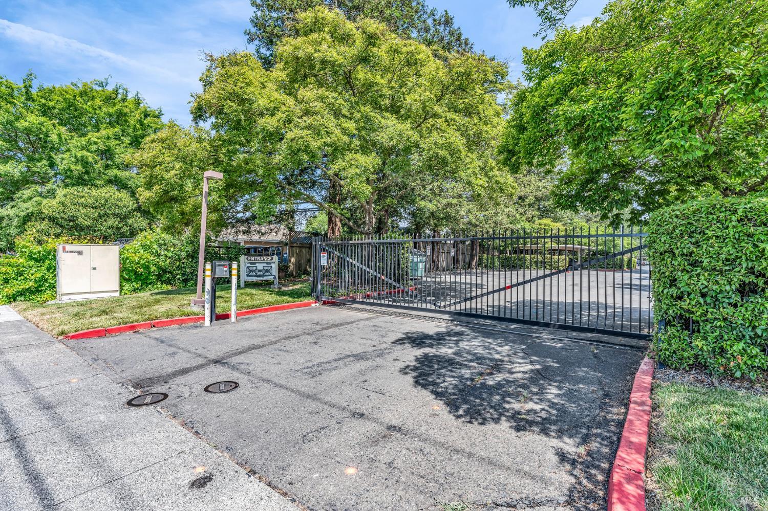 901 Russell Ave #212