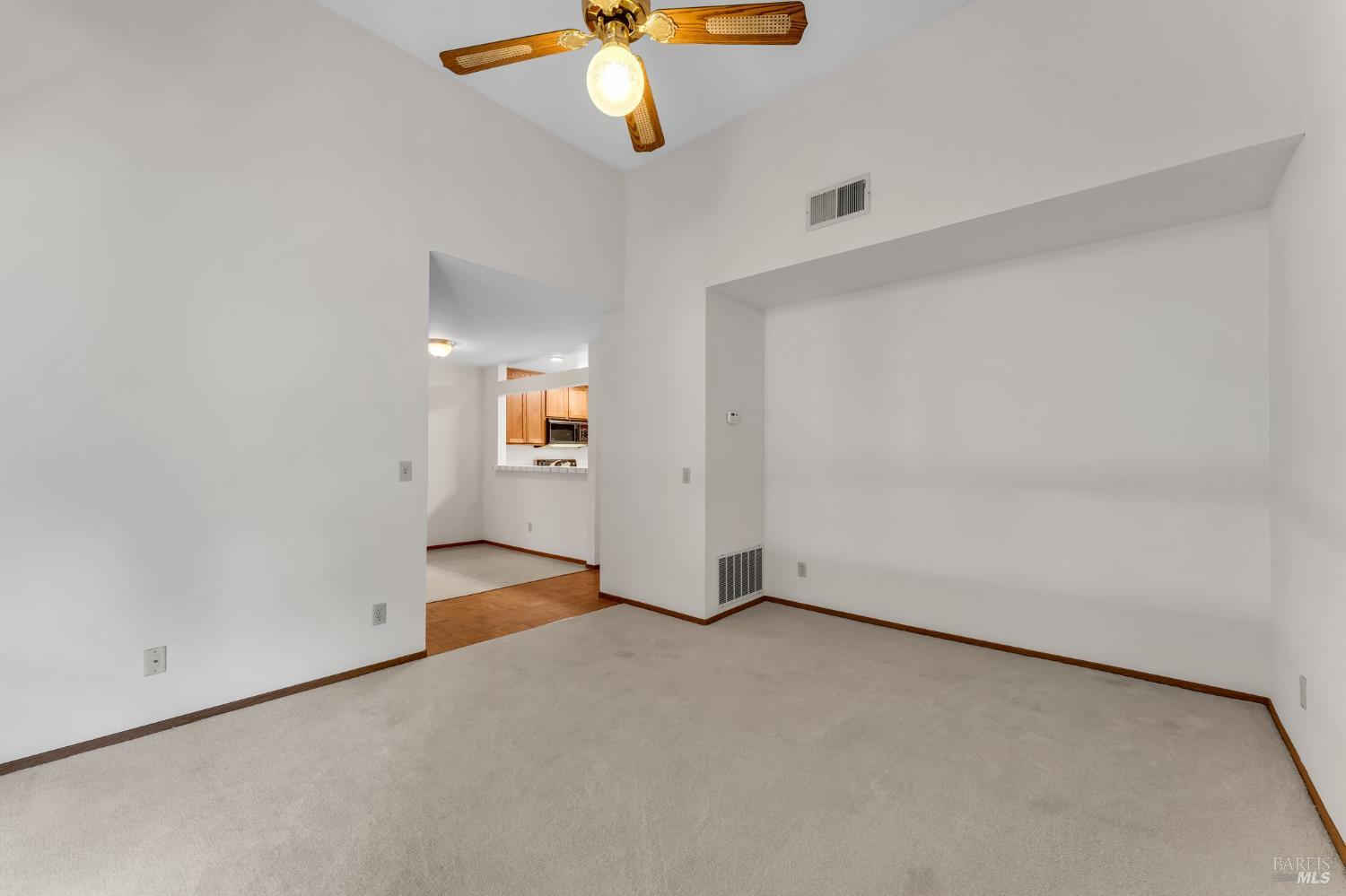 901 Russell Ave #212