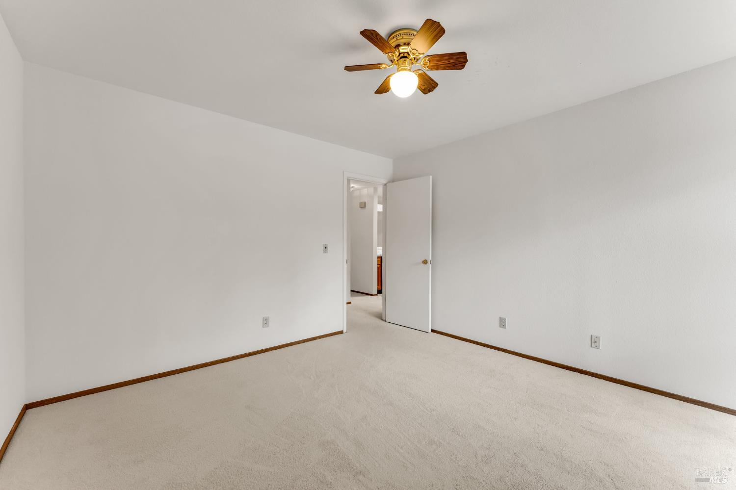 901 Russell Ave #212